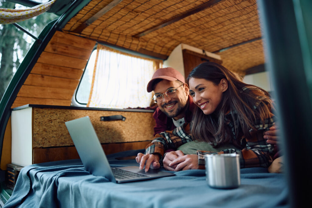 éviter les arnaques en vendant votre camping-car sur internet. Faire confiance à un professionnel.